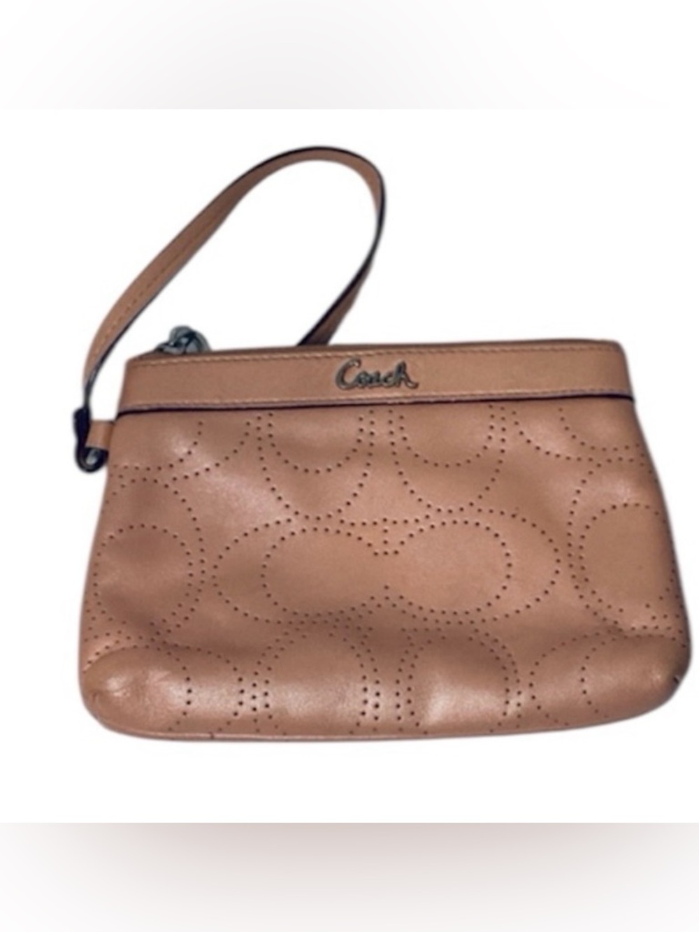 🌺 Coach Peach Perforated Wristlet